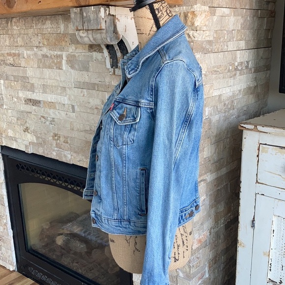 Levi’s red tag button closure faded jean jacket - Picture 7 of 16